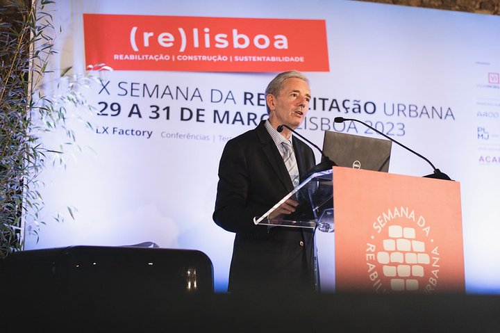 Vasco Peixoto de Freitas, Professor da Faculdade de Engenharia da Universidade do Porto.