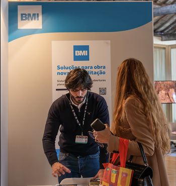 A BMI teve o seu stand no espaço expositivo da Semana da Reabilitação Urbana do Porto. Um espaço de networking e de contacto com o público para esclarecer dúvidas e conhecer as melhores soluções do mercado.