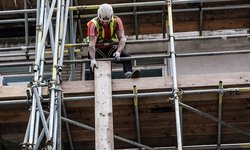 Produção na construção desce 3,4% em dezembro