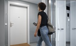 Salto lança Homelok, uma solução de acesso inteligente tudo-em-um para edifícios residenciais