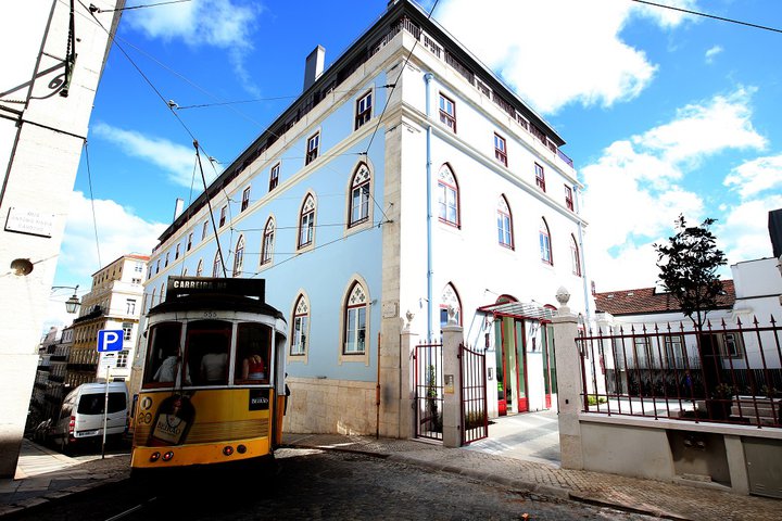 Vitor Cordon, reabilitação de 11 apartamentos no antigo Palácio dos Duques de Bragança, projeto Coporgest