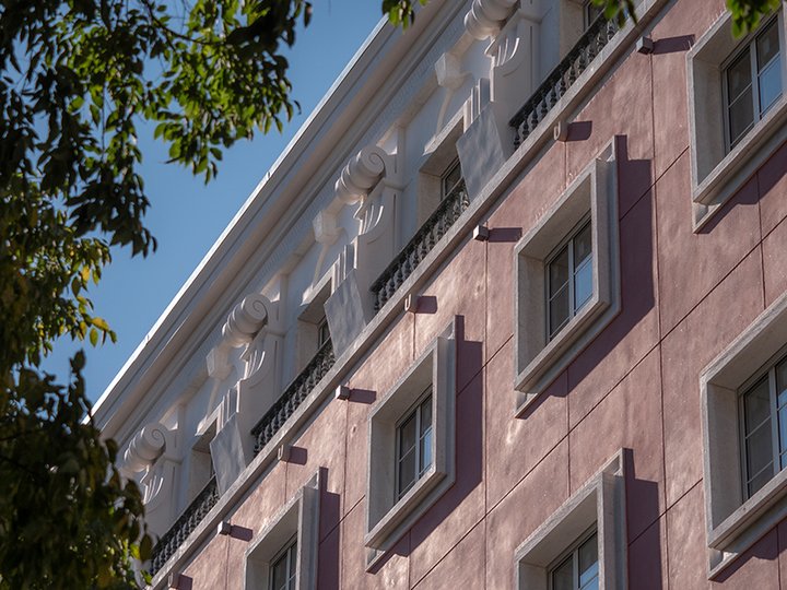 Detalhe do exterior do edifício António Augusto Aguiar 23, em Lisboa.